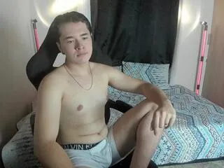 dantee_milleer from Flirt4Free is Freechat