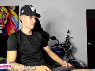 Girls: try live performances with matured performers, from dancing to quirks, in a variety of beautiful sex cams.