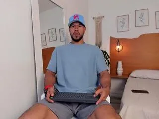 Duncan_miller from Flirt4Free