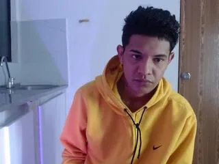 emiliano_hott from Flirt4Free is Freechat