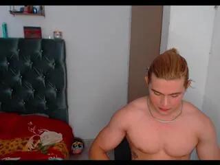 erick_lion from Flirt4Free is Freechat