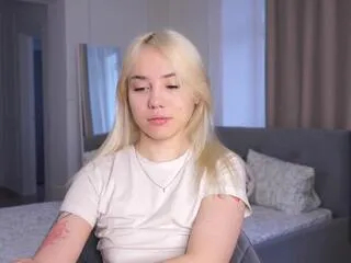 faline_bunyard from Flirt4Free is Freechat