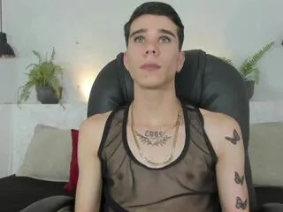 gabo_white from Flirt4Free is Freechat