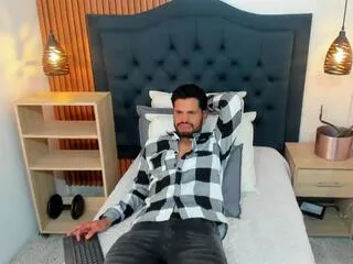 Hamilton_smiith from Flirt4Free