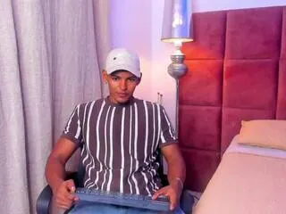 Hugo_cano from Flirt4Free