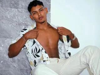 Hugo_cano from Flirt4Free