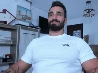 ian_hunk from Flirt4Free is Freechat