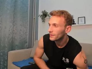 Ian_neon from Flirt4Free