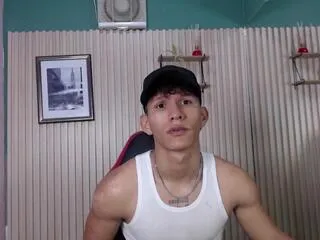 justin_andrew from Flirt4Free is Freechat