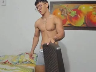 Justin_andrew from Flirt4Free