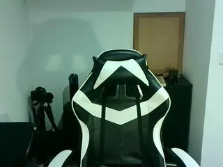 kevin_hotter from Flirt4Free is Freechat