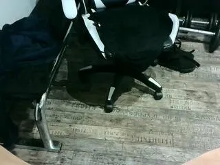 kevin_hotter from Flirt4Free is Freechat