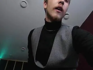 leo_mooree from Flirt4Free is Freechat