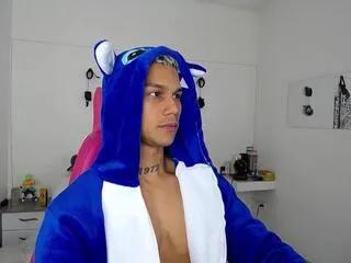 leonard_price from Flirt4Free is Freechat