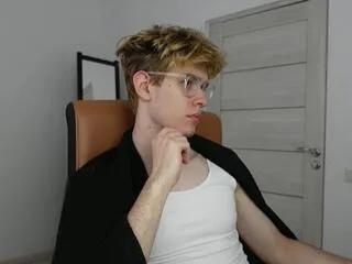 logan_fraser from Flirt4Free is Freechat