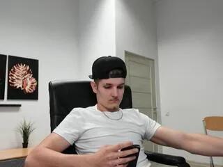 mark_karson from Flirt4Free is Freechat