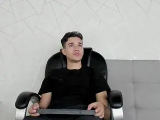 mathew_ley from Flirt4Free is Freechat