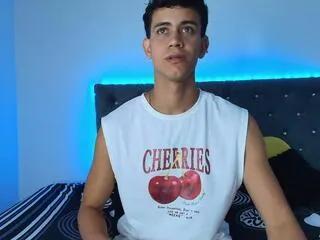 maximiliano_fire from Flirt4Free is Freechat