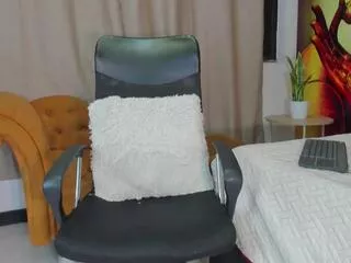 Mia_kleim from Flirt4Free