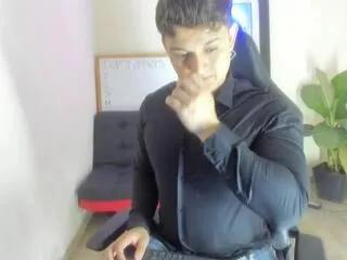 oliver_whitee from Flirt4Free is Freechat