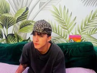 pierce_bailey from Flirt4Free is Freechat