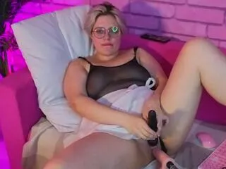 Renee_turner from Flirt4Free