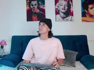 saul_stonee from Flirt4Free is Freechat