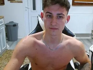 simon_wiley from Flirt4Free is Freechat