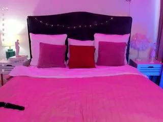 Girls: try live performances with matured performers, from dancing to quirks, in a variety of beautiful sex cams.