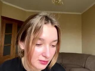 tena_benjamen from Flirt4Free is Freechat