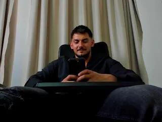 thomas_reds from Flirt4Free is Freechat
