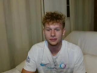 travis_bennett from Flirt4Free is Freechat