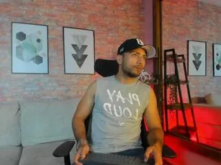 tyler_brownn from Flirt4Free is Freechat