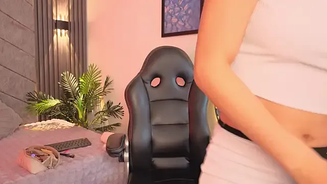 1Anya from StripChat is Freechat