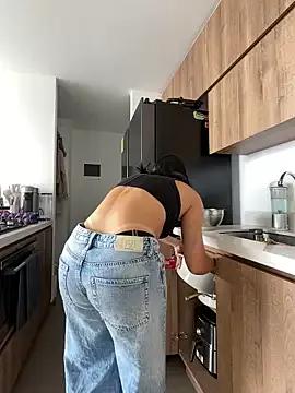 _AnaMilan from StripChat is Freechat