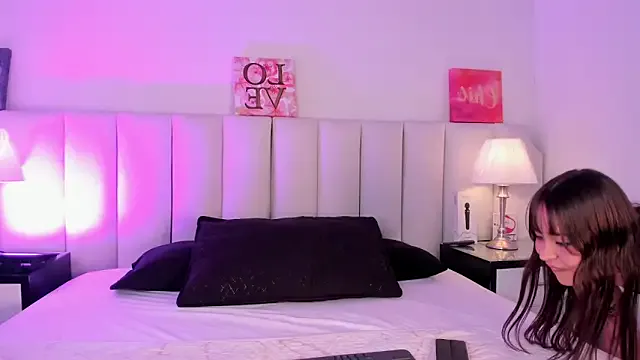 Girls: try live performances with matured performers, from dancing to quirks, in a variety of beautiful sex cams.