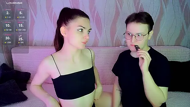 Girls: try live performances with matured performers, from dancing to quirks, in a variety of beautiful sex cams.