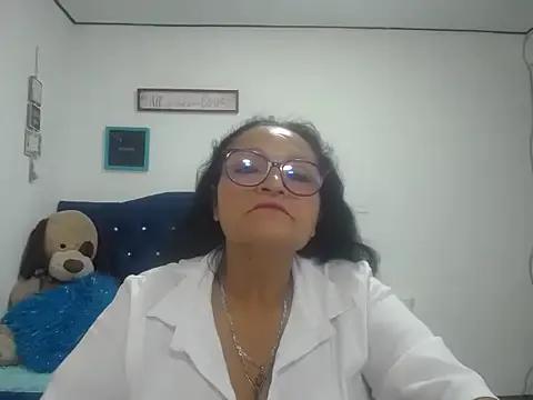 _Cristal from StripChat is Freechat