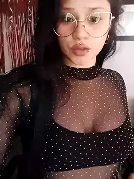 _Emily_vixen from StripChat is Freechat