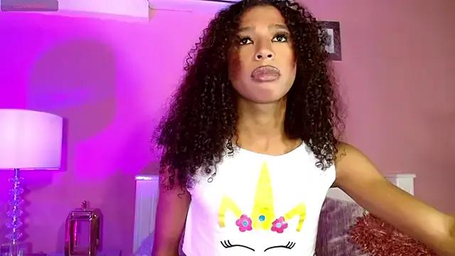 _IsabellaRousse from StripChat is Freechat