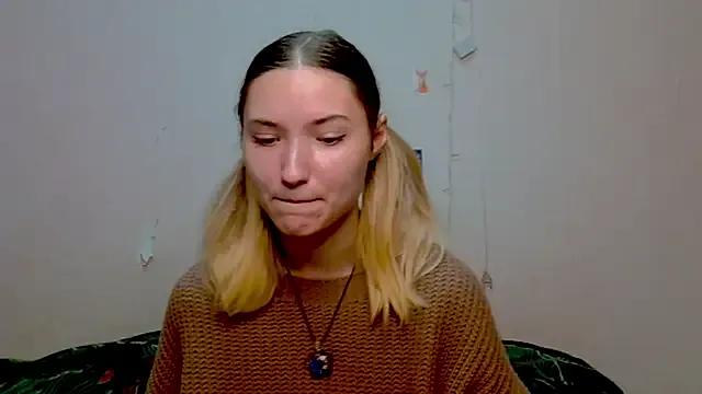 _kikiclark__ from StripChat is Freechat