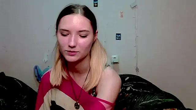 _kikiclark__ from StripChat is Freechat