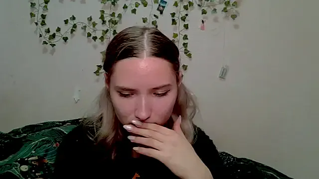 _kikiclark__ from StripChat is Freechat