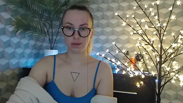 _Leslyy_Solo_1 from StripChat is Freechat