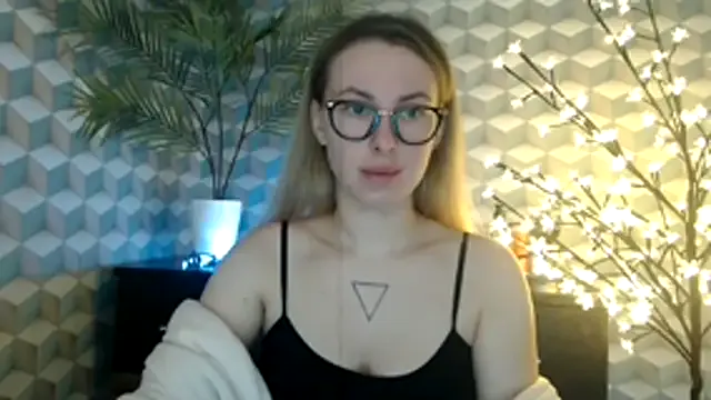 _Leslyy_Solo_1 from StripChat is Freechat