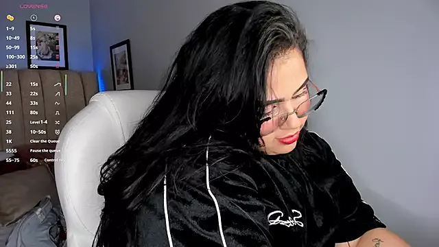 Girls: try live performances with matured performers, from dancing to quirks, in a variety of beautiful sex cams.