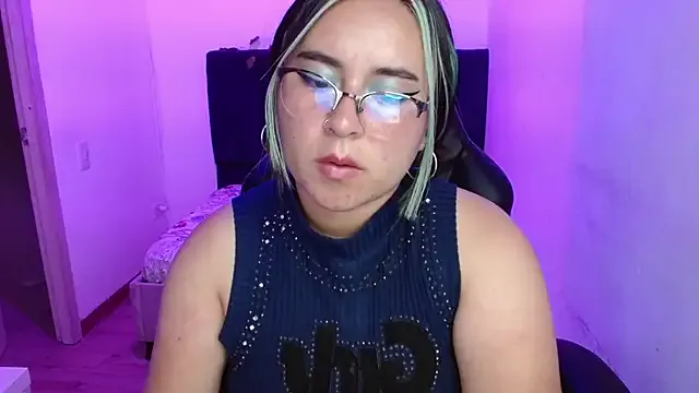 _MissMegann from StripChat is Freechat