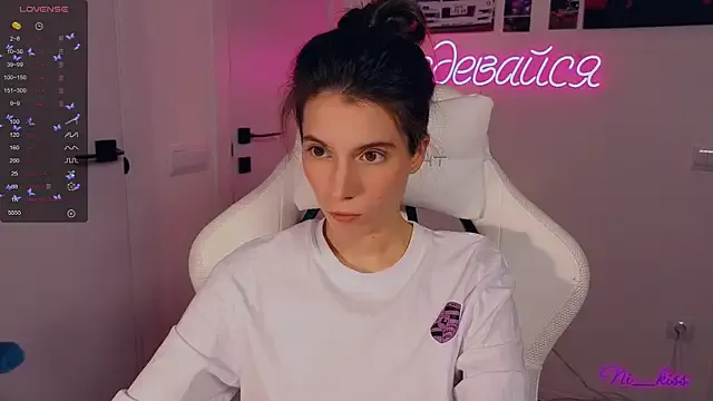 Girls: try live performances with matured performers, from dancing to quirks, in a variety of beautiful sex cams.