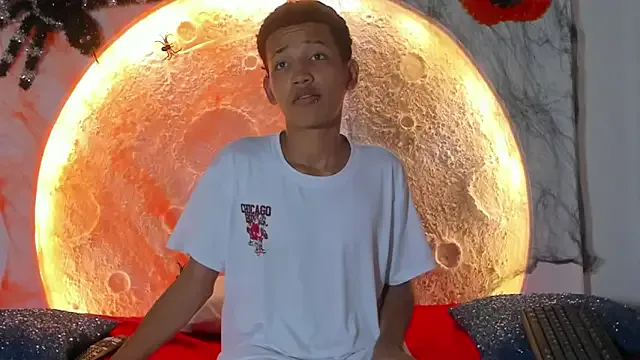 _Noah19 from StripChat is Freechat