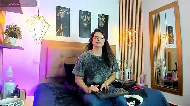 Girls: try live performances with matured performers, from dancing to quirks, in a variety of beautiful sex cams.